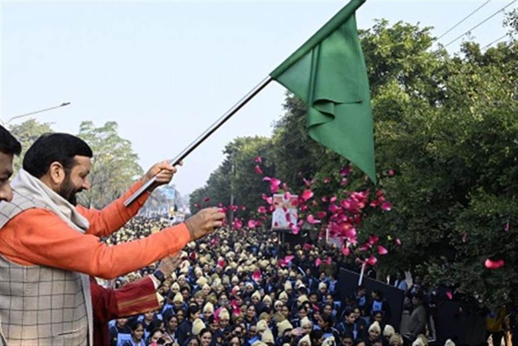 Chief Minister Naib Singh Saini flags off the race dedicated to Atal Jan Seva
